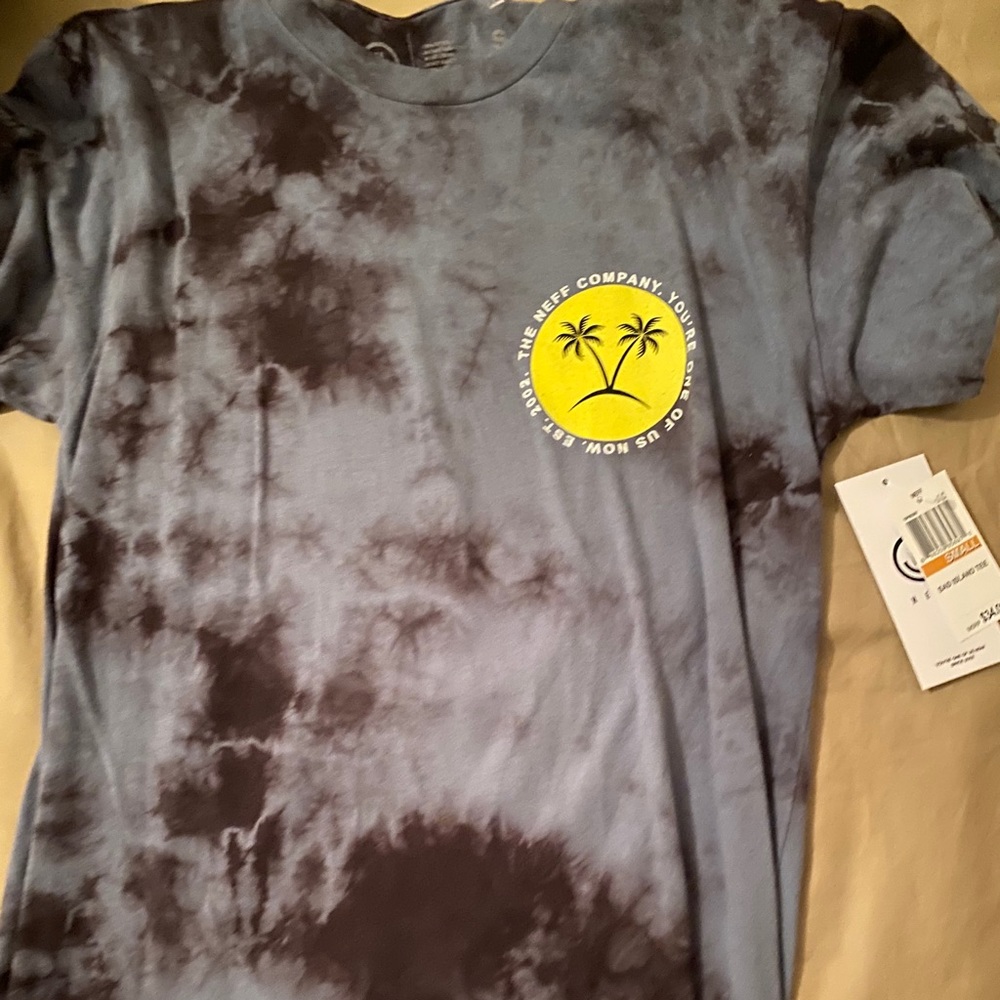 Neff sad island tee